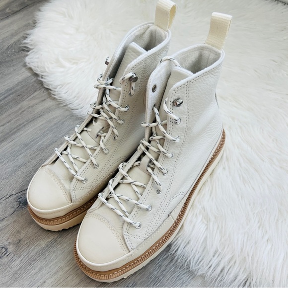 NWT Converse Chuck Taylor Crafted Boot Women’s Shoes - Picture 2 of 9